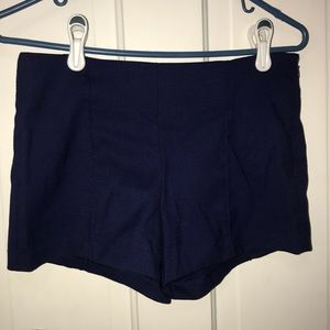 Cute navy shorts!